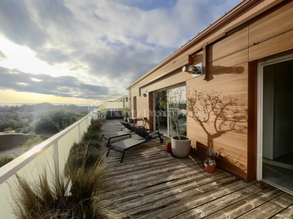 ATTIQUE terrasse 140m2 vue montagnes