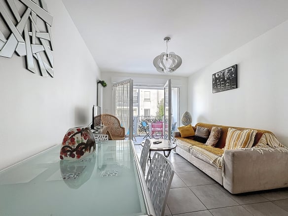Ravissant T2 aux portes de Biarritz avec terrasse et parking privé
