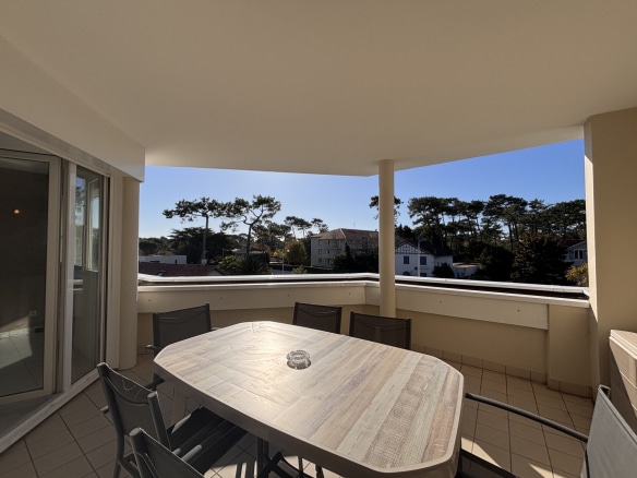 Appartement en parfait état avec grande terrasse proche plage
