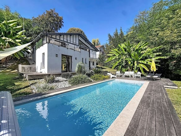 HENDAYE Maison contemporaine située entre océan et nature