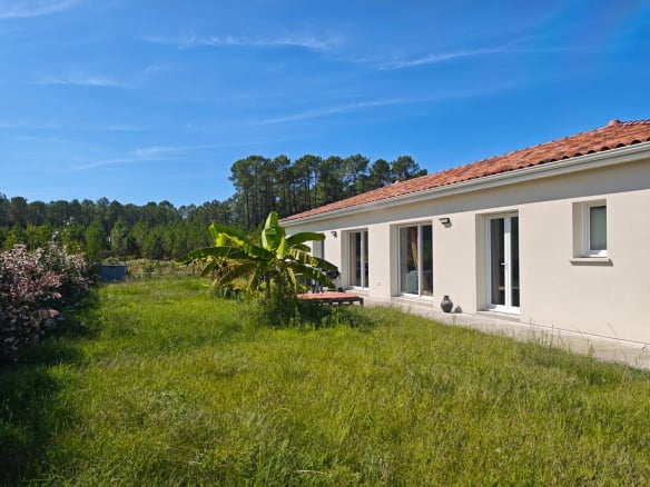 VIELLE SAINT GIRONS Villa très récente bénéficiant d’une garantie décennale