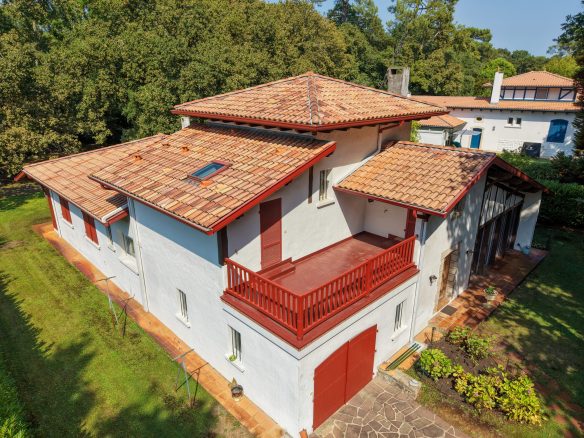 CAPBRETON – MAGNIFIQUE VILLA TISON ET GAILLET ARCHITECTE DE RENOM SUR HOSSEGOR